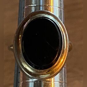 Silver Tone Oval Black Onyx Look Ring Womens Size US 5.75 Bezel Cabochon